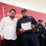 Isaac Montoya hace entrega de estímulos a elementos de la Guardia Municipal y Policía Estatal